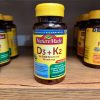 کپسول ویتامین D3 و K2 نیچرمید Nature Made Vitamin D3 + K2 11 ویتامین د3 و کا2 نیچرمید Nature Made Vitamin D3 + K2 Softgels